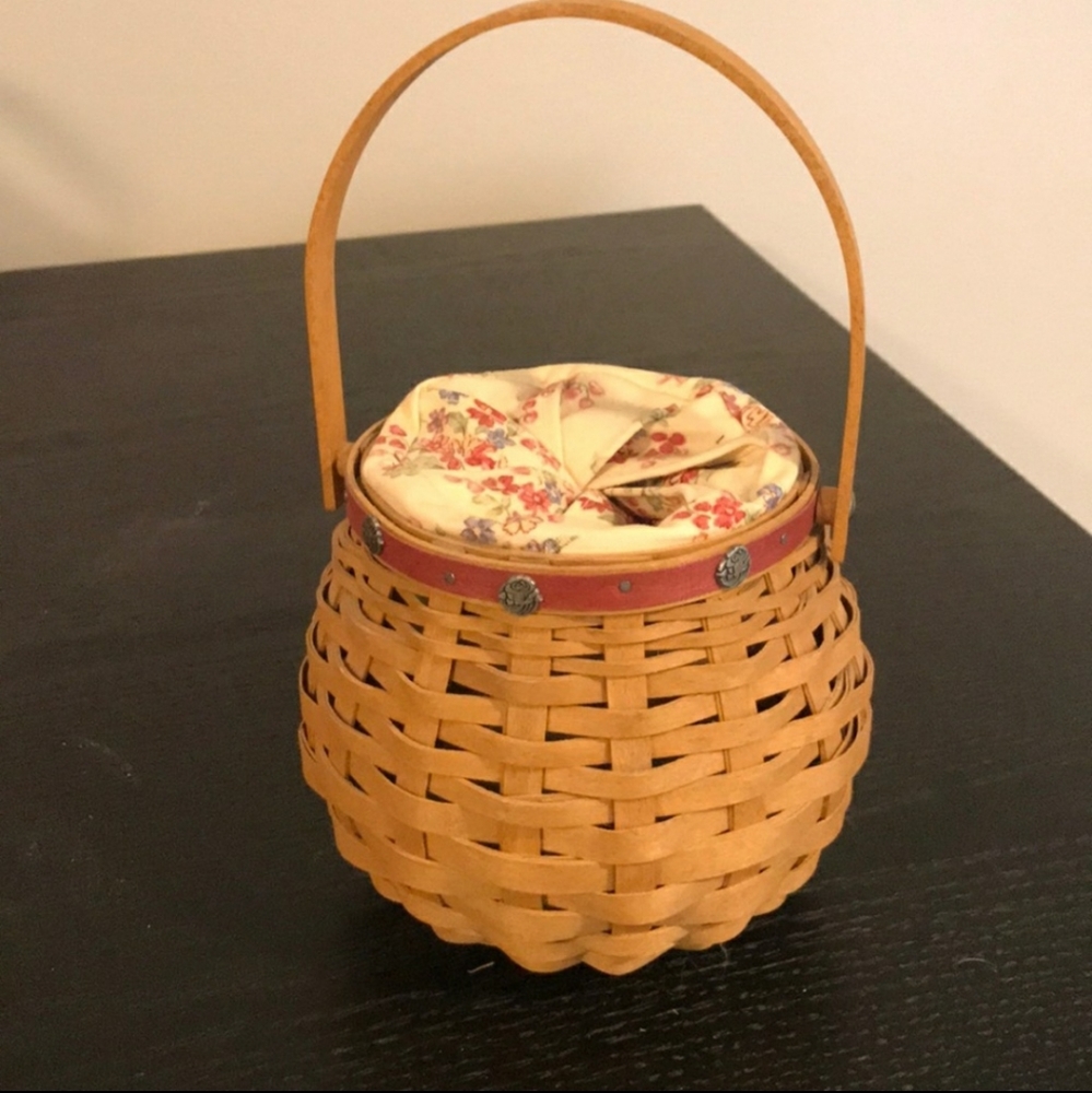 2004 Longaberger Lid & Tour of Roses/Sweetheart